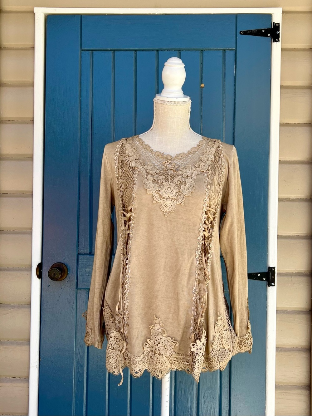 Scully Lace-Trim  Long Sleeve Top Women’s Size Large